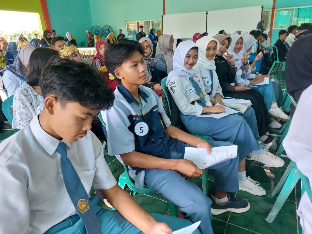 SMKN 1 Nawangan Melaju ke Tingkat Provinsi dalam FLS3N 2025 Cabang Kriya